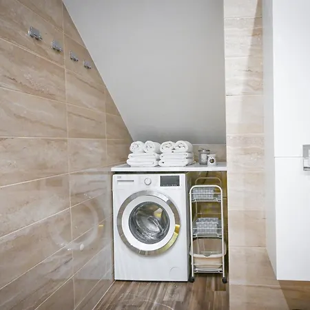 Daire Malinowelove Aircon, 3 Rooms, Parking, Ogrod